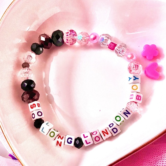 BUY1GET1FREE
The Tortured Poets Department friendship bracelet - Picture 6 of 7